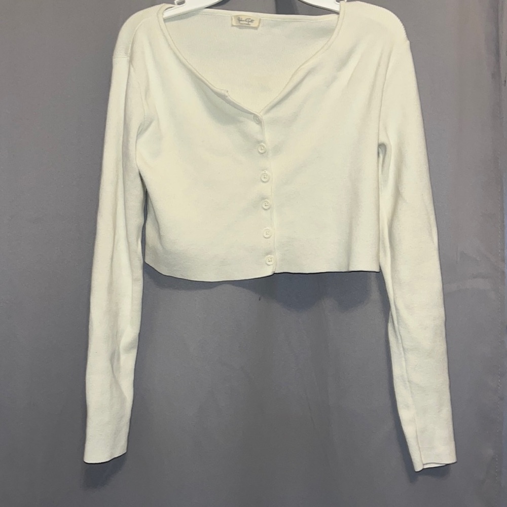 brandy Melville/John Galt white cropped “athelia cropped cardigan” fits S/M